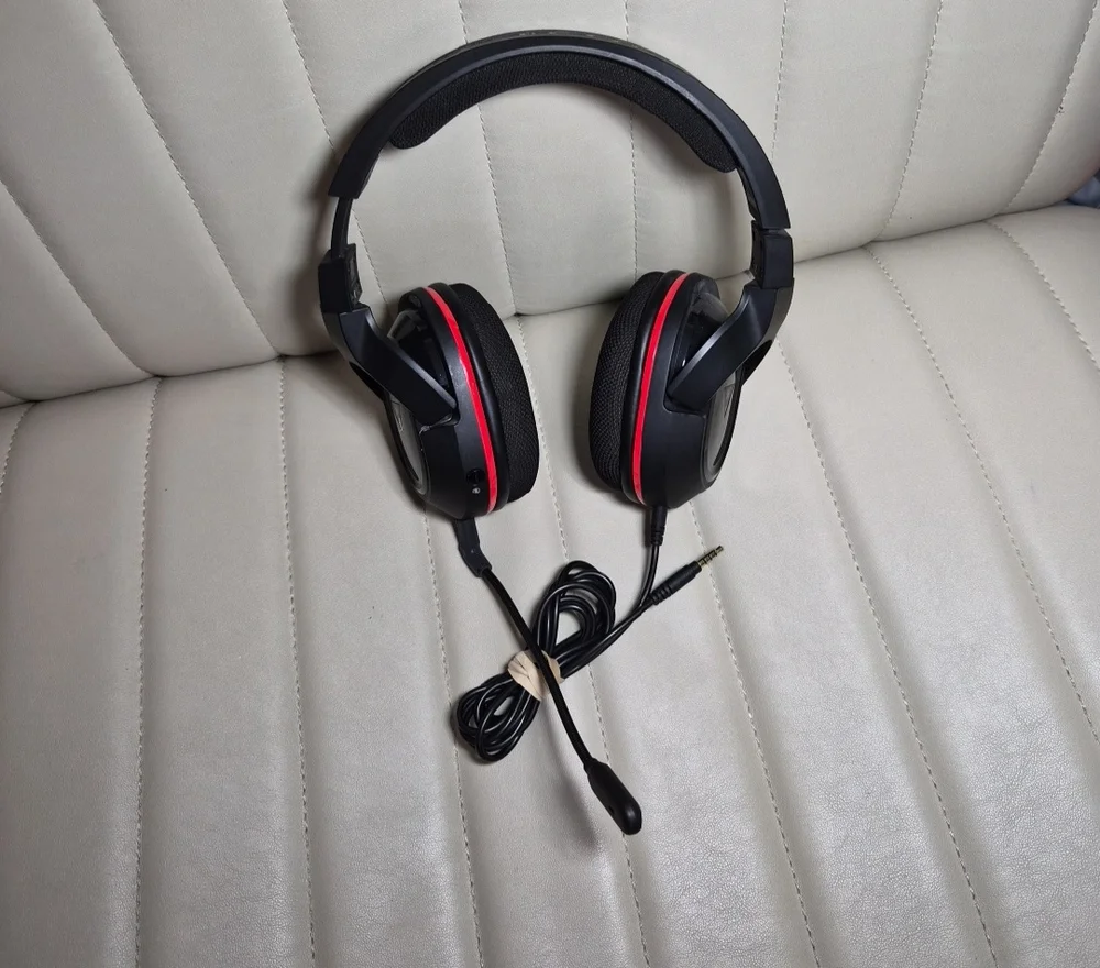 Turtle Beach Black and Red Wired Gaming Headset with Boom Mic